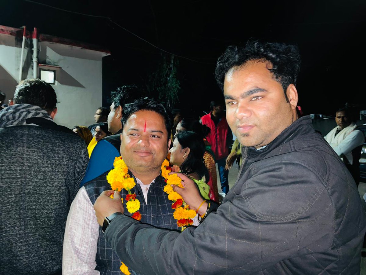 Ajiteshs17's tweet photo. नवयुक्त @Bjp4Ashoknagar पिछड़ा मोर्चा जिला अध्यक्ष बड़े भैया श्री @Saurabhsoni08 जी का मुंगावली नगर आगमन पर स्वागत किया ।
@bhagatsingh4bjp https://t.co/XkEU13i1BG