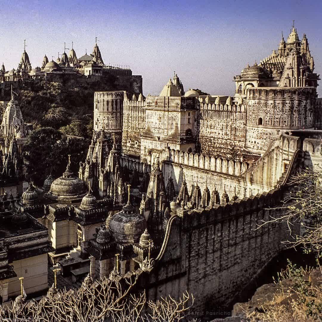 IndiaLostFound's tweet photo. PALITANA TEMPLE, GUJARAT, 11TH CENTURY
Read full on https://t.co/QkWjrd1YaL

#indiafound #indialostandfound #amitpasricha #panoramist #theculturegully #culturvation #tourism #incredibleindia #travelrealindia #indiaclicks #exploreGujarat #GujaratTourism #photography #indianphoto https://t.co/exFkLG36fS