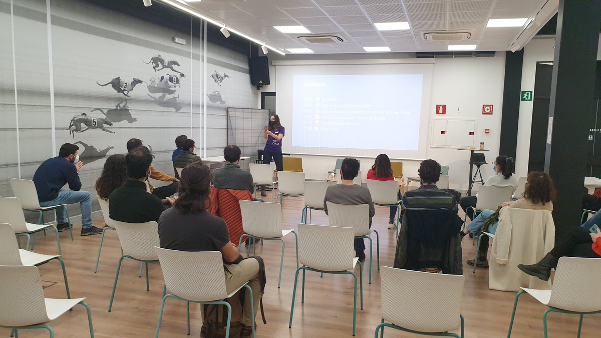 DataForGoodBCN's tweet photo. Arranca el #DataForGoodFest21 en el @CanodromBCN. ¡Que alegría encontrarnos con nuestra comunidad! https://t.co/fpGLIFgYFi
