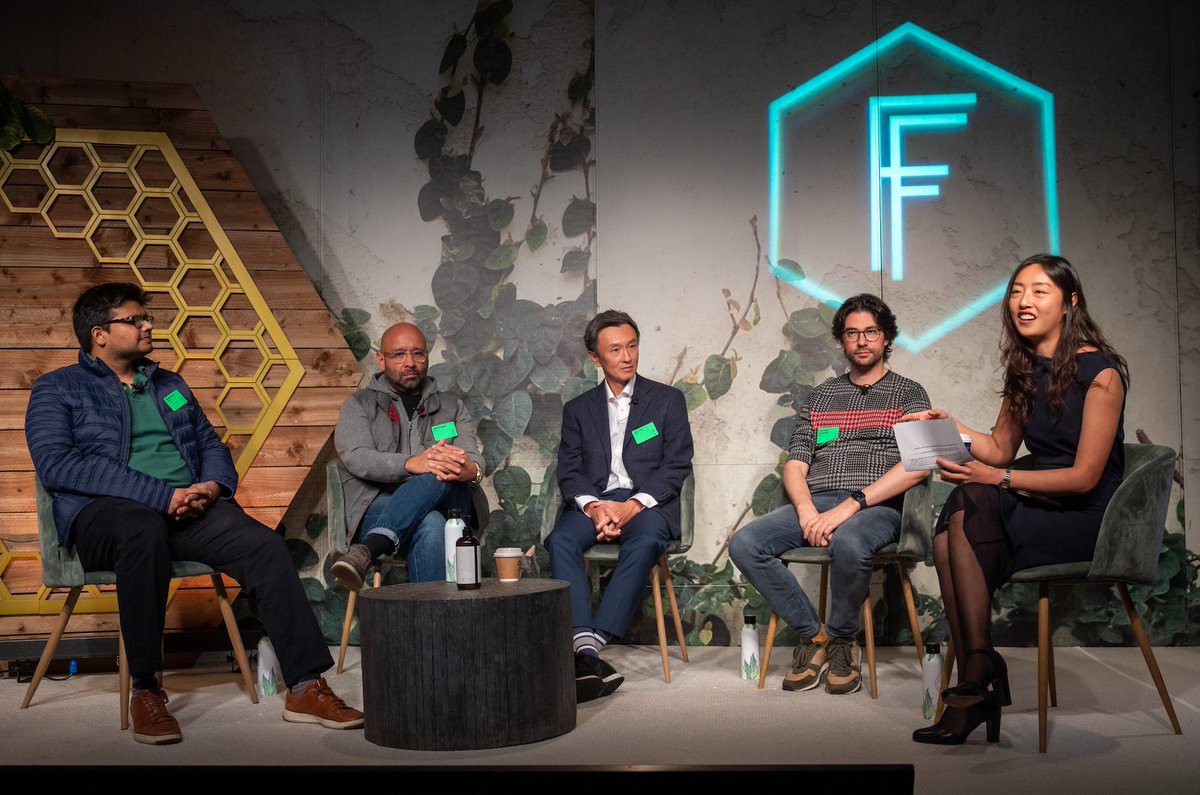 affinity__crm's tweet photo. Our CEO Shubham Goel speaking about "How to Build a World-Class SaaS Company" with David Cancel (@dcancel) (CEO, Drift) and Tien Tzuo (@tientzuo) (CEO, Zuora) at the Founders Forum recently. 🎉 https://t.co/p3XEpNmJzD