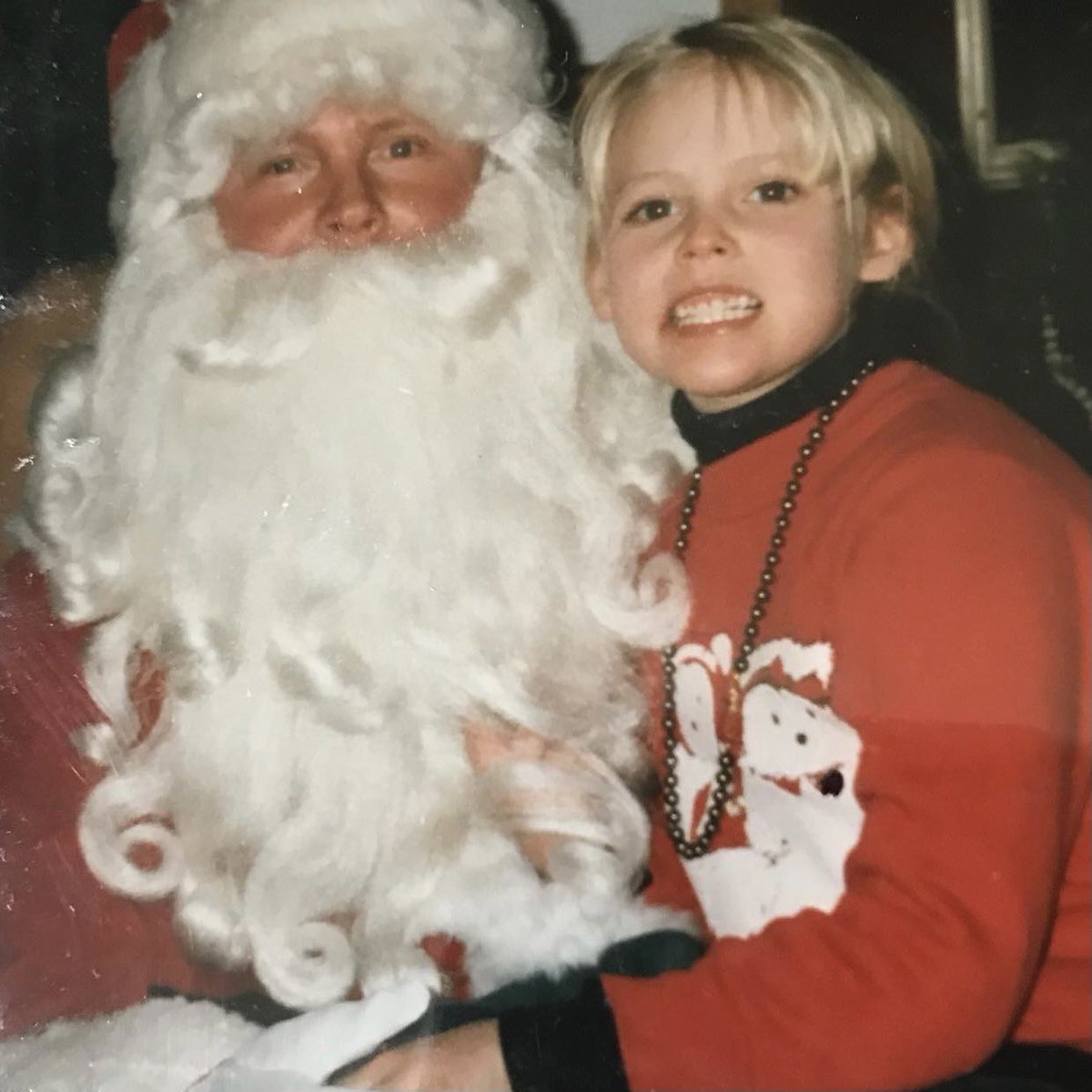 BrittanyFalkers's tweet photo. Show off your Santa photos! Post a throwback, your kids or pets. We’ll feature it tonight at 7 on #KGWTheGoodStuff.
Gotta love a throwback #SantaPhoto with a smile like that. 😬 https://t.co/VWX2PZf4lg