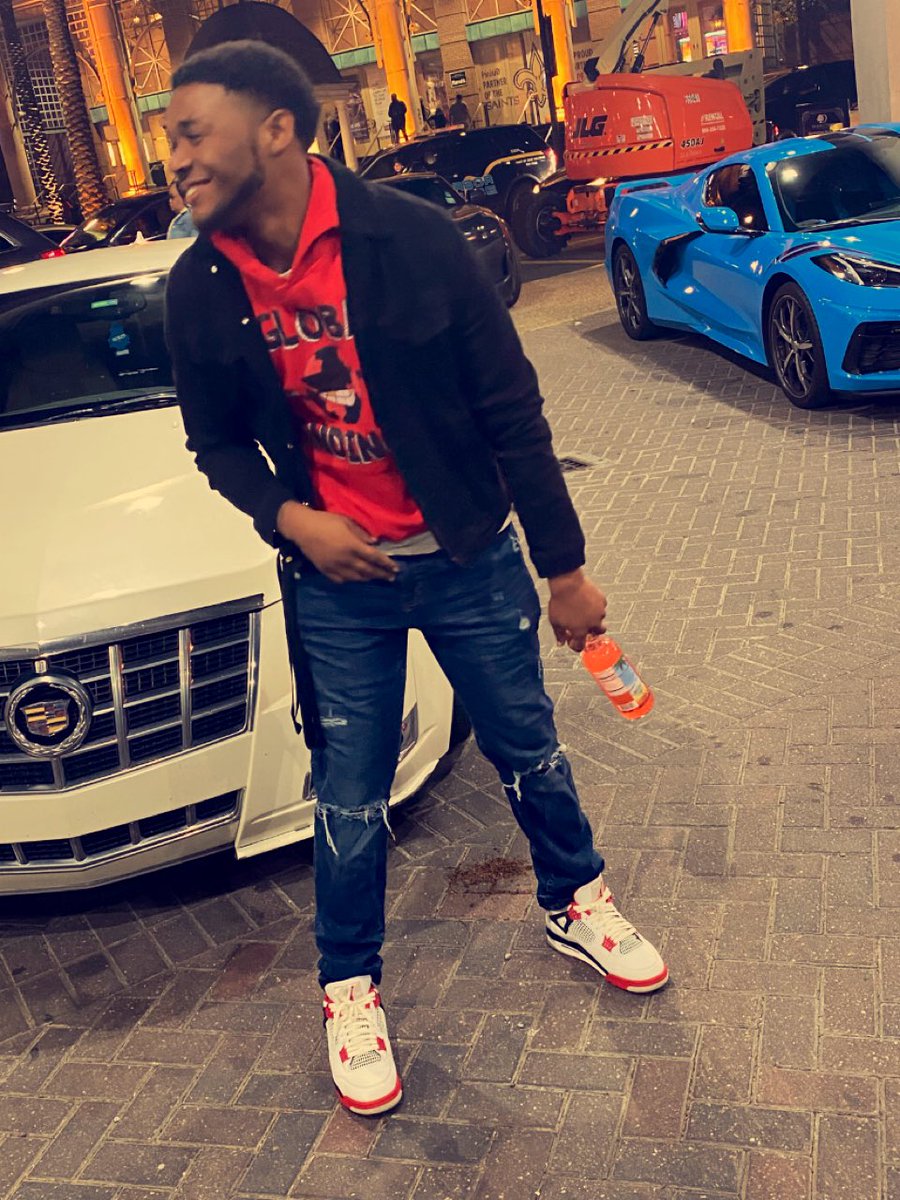 itspeacetv's tweet photo. Love in my eyes🖤and my palms sweaty, 🤐if you know me then you know I’m war ready ⭐️🦍 https://t.co/Xjj3xeFpIE