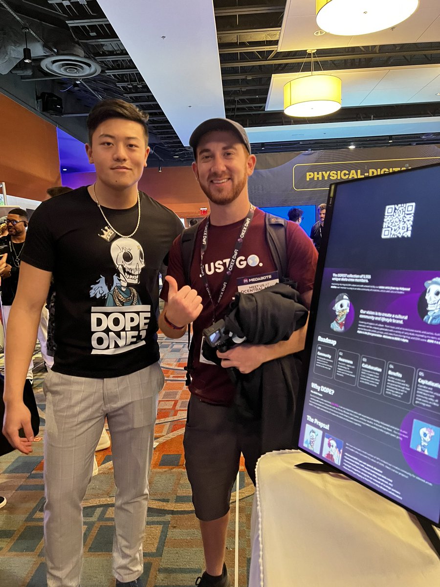 DopeOnesNFT's tweet photo. @Drewbinsky at the #dopeone booth getting his DOPE Merch!!
#drewbinsky #yestheory #youtube https://t.co/shlFgmGw6c