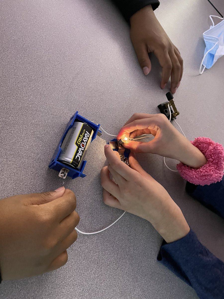 DShollar's tweet photo. Building circuits with switches today! @PostmaPumas @CFISDScience https://t.co/DIrE94DPBD