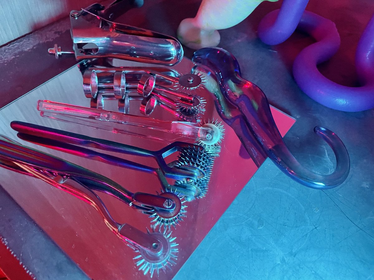 TW Pornstars - 2 pic. Opal Castle NYC. Twitter. pick ur fighter part 2