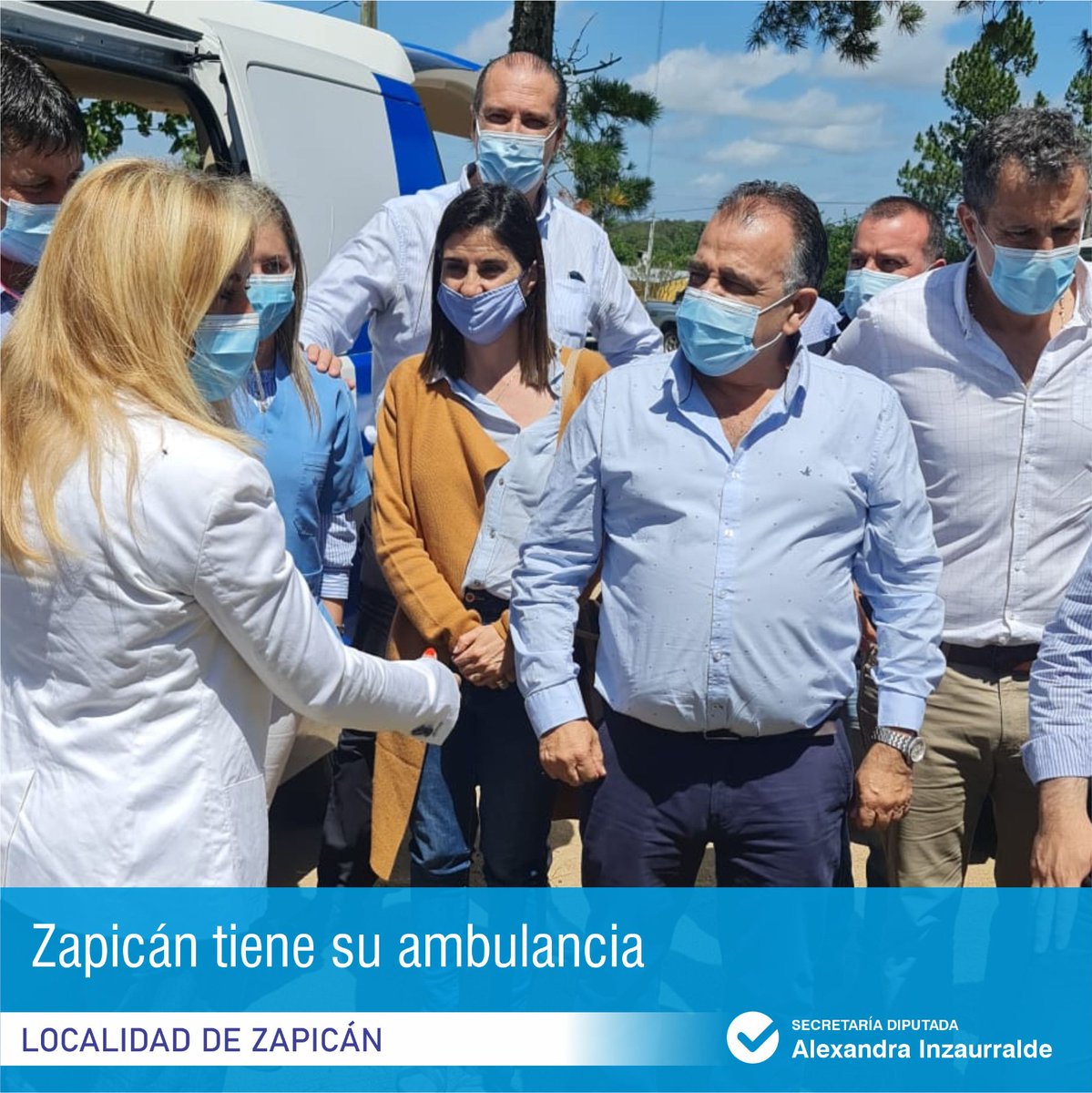 AlexandraInza's tweet photo. "Estar más cerca de los que están más lejos "Zapicán tiene hoy su ambulancia y prontamente llegará el equipo de odontología y mejoras en la policlÍnica. Felicitaciones! @LeoCipriani20 @PNACIONAL @Herrerismo https://t.co/dB9VbjpiEL