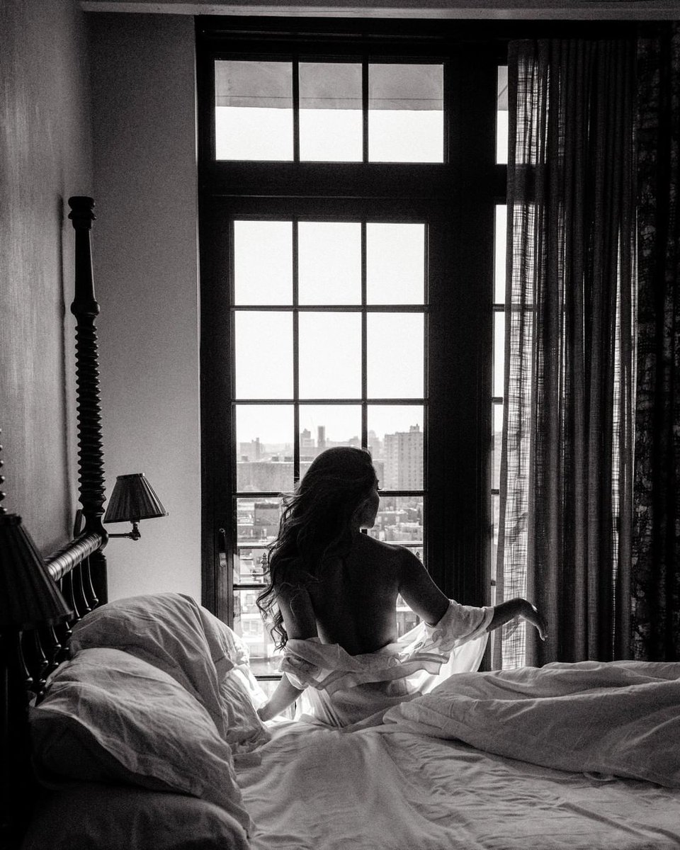 ludlowhotelnyc's tweet photo. "From the gorgeous linens &amp; window decor, to the balcony overlooking the city, and that bathtub view..." — @lfboudoir #TheLudlow https://t.co/bzvRhW4GII