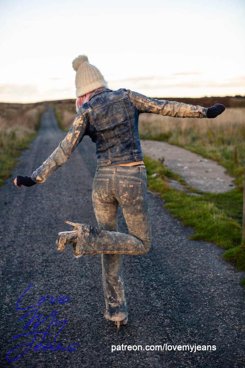 LoveMyJeans1's tweet photo. Is that a stain on back of my jeans? Oh danm it, didn't see it when got dressed... ;)
https://t.co/Q1Kwy1waOt
#jeans #messyjeans #messygirls #girls #dirty #dirtyjeans #messyboots #messyheels #winterlook #dirtylook #mud #deepmud #wetandmessy #wam #messylook https://t.co/s0mio3kJ1q
