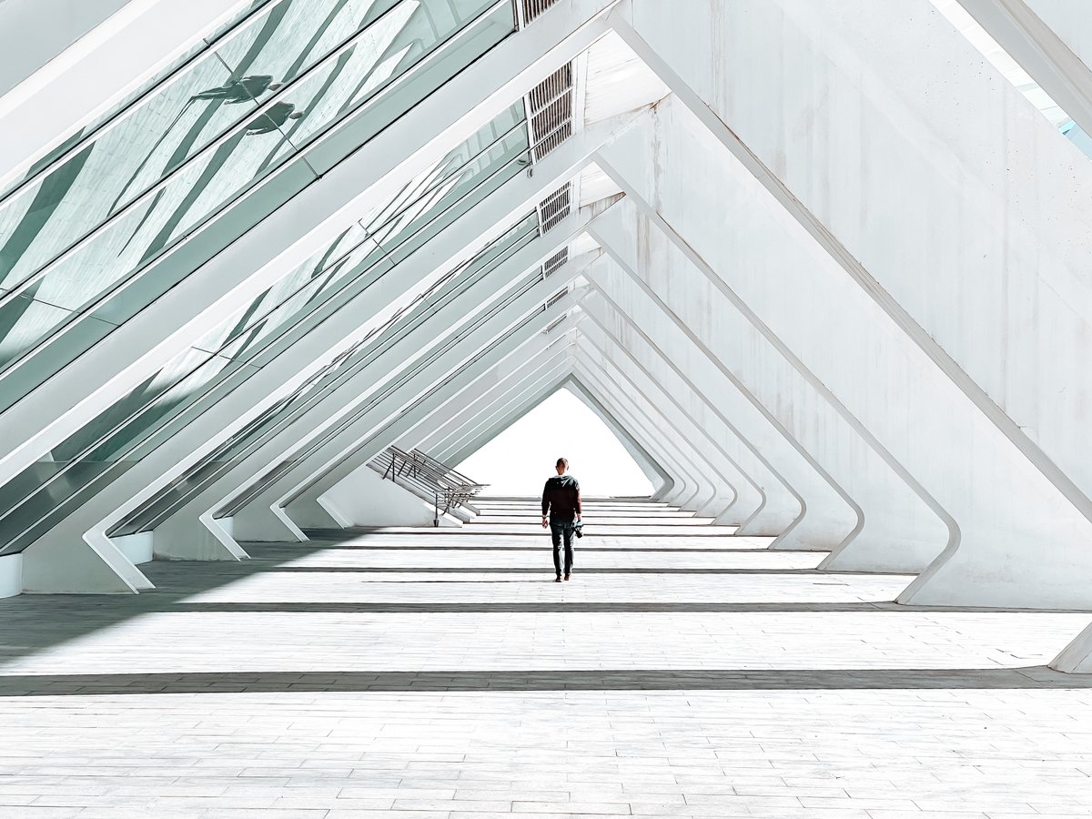 lechatmagazine's tweet photo. El minimalismo es tendencia en todos los aspectos de nuestra vida. Entre ellos, la vida misma. ¿Qué quiere decir esto?, un estilo de vida más desprendido. 

#minimalismo #minimalismodern #minimalismoficial #minimalismodigital #minimalismobsession #estilodevida #estilodehombre https://t.co/KvWYP31mXb