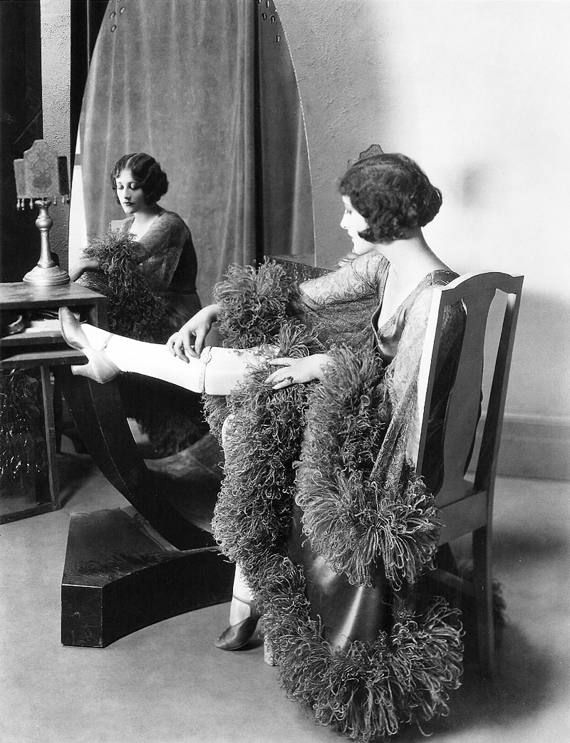 zeitpunkte's tweet photo. Joan Crawford
1920s https://t.co/sQGGE3OYyG