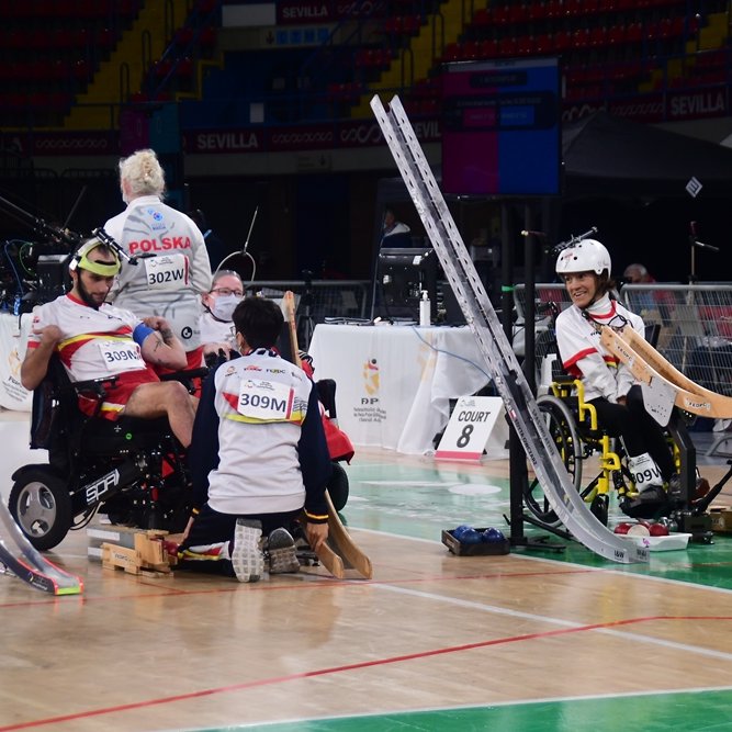 _FEDPC_'s tweet photo. 📢 La pareja española de BC3, con Wafid Boucherit y Verónica Pamiés, pone el colofón al Europeo de boccia 🔵🔴⚪️ con un BRONCE 🥉

El equipo español se marcha de Sevilla con cuatro medallas, tres de ellas individuales 📰 Más información 👇
https://t.co/hisFxMKoU0 https://t.co/WdECC1VtA5