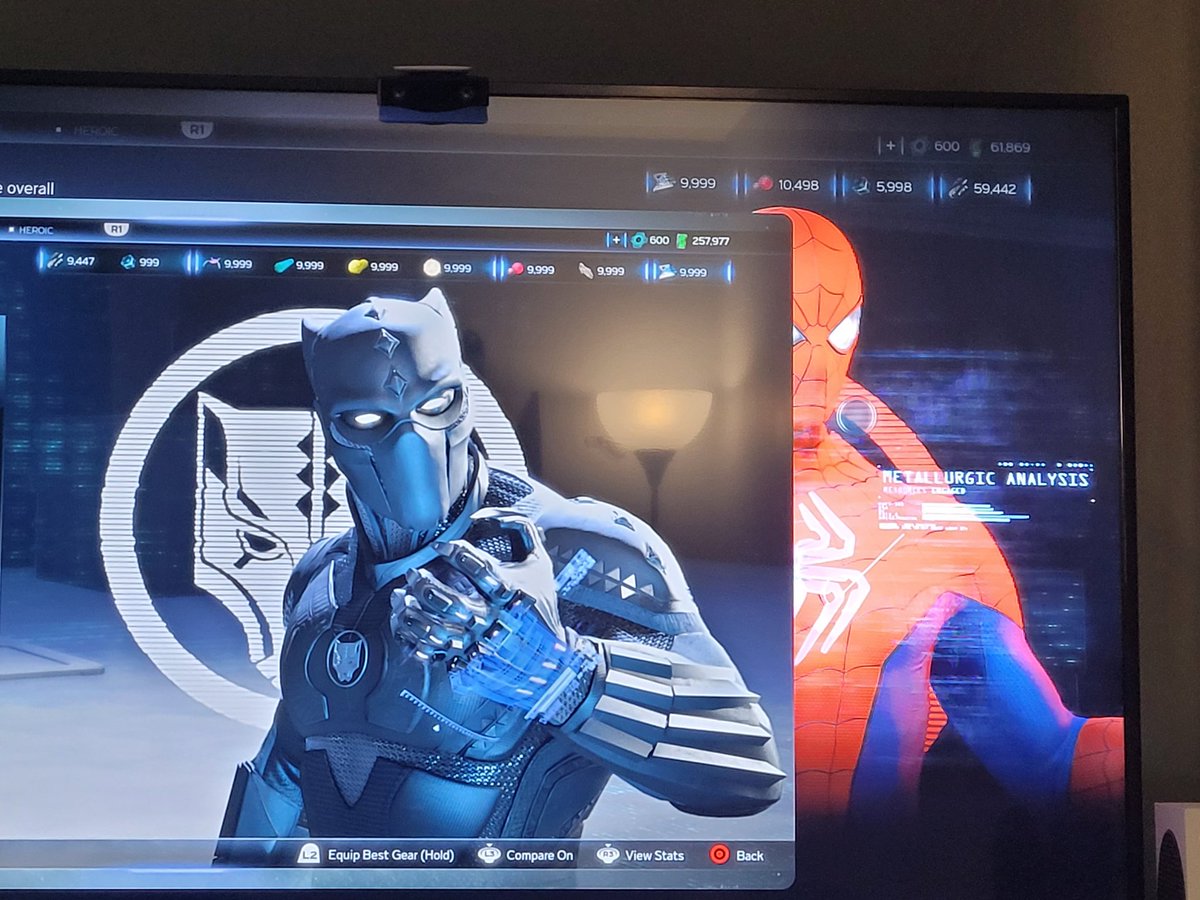 AngelroblesAr's tweet photo. @PlayAvengers Front pic before update behind after updating https://t.co/1WPwKbKfLF