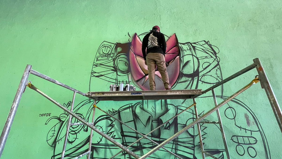 fortgotten's tweet photo. Today in one of the busiest streets in El Salvador! 🔥 #TheCollector making an appearance thanks to Defie, one of the new additions to the team.

#CNFT #NFT #NFTMural #CNFTCommunity https://t.co/SaLKcOL5Na