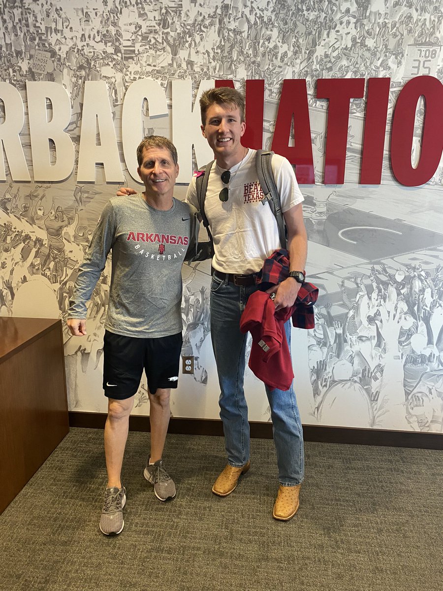 EricPMusselman's tweet photo. Awesome seeing students stopping by our office this morning! Can’t wait for a packed @RazorbackTrough tomorrow night! https://t.co/pIcWe3tSkU