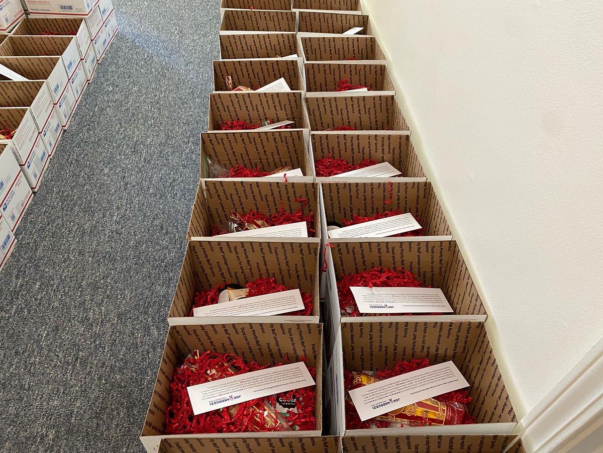 For #GivingTuesday, the JAF staff assembled 228 care packages – filled with lotions, snacks, and other goodies – for New England oncology healthcare professionals as a token of our gratitude for working with the Foundation and the patients we serve. joeandruzzifoundation.org/giving-tuesday…