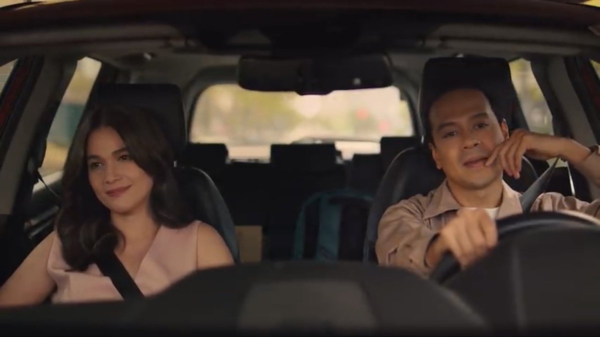 annyeong_bini's tweet photo. Ang sakit, sakit, tinginan lang yan walang dialogue. Tseeee ka @Jollibee 😂

#JollibeeOneTruePairMovie
#JLCBeaForJollibee https://t.co/TumjxYkmOM