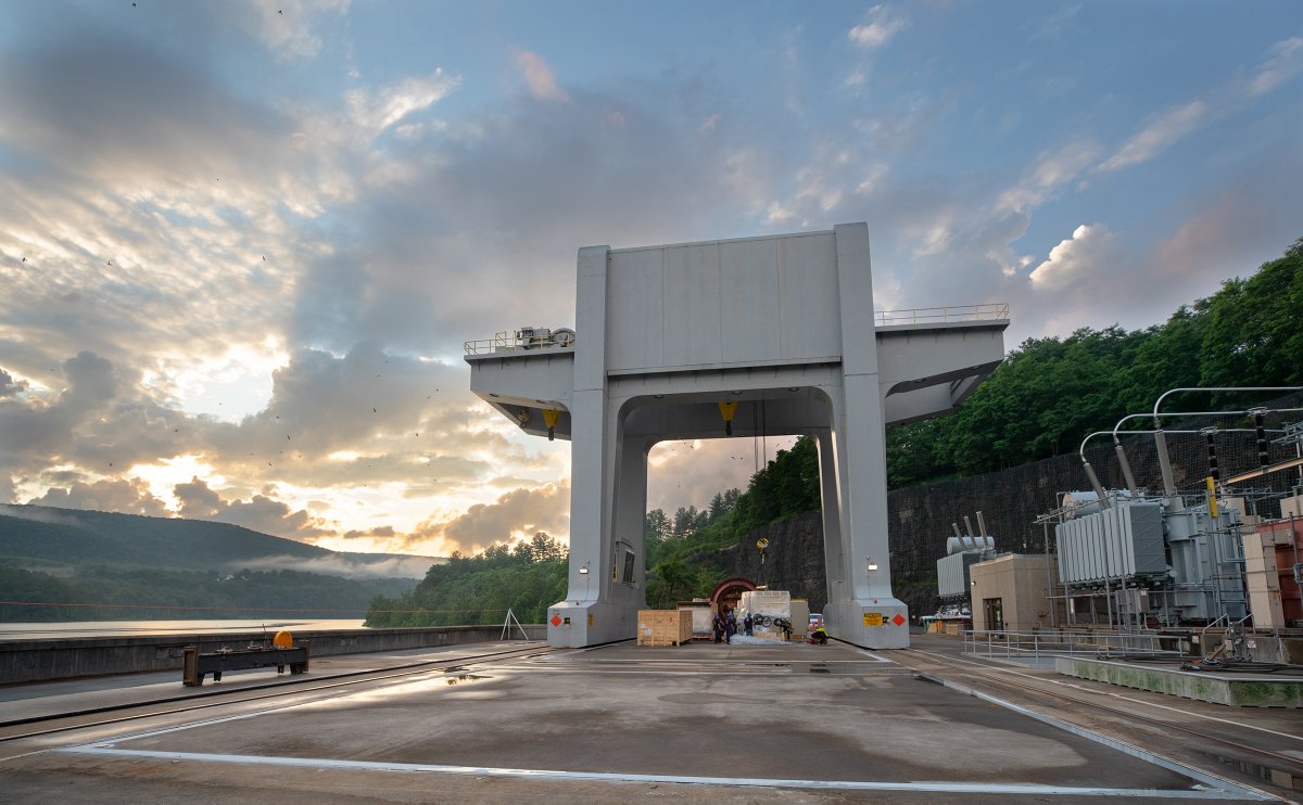 NYPAenergy's tweet photo. #CleanPathNY is made up of a 175-mi. transmission line, 3,800 MW of new in-state #solar &amp; #wind power, and our existing Blenheim-Gilboa #hydro facility. Together, they'll increase delivery of reliable #renewableenergy + reduce use of fossil fuel plants in vulnerable communities. https://t.co/JGPZkM4MEz