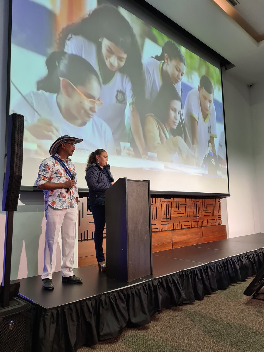yira_osorio's tweet photo. Felicitaciones a @sem_sincelejo @semsincelejo por la experiencia significativa  ¿a qué huele el arte de María?. En especial un reconocimiento a la INPES. Por su comprensión  con la educación  inclusiva. @VETAMA05 #EventoPTA2021 @yira_osorio @DIANAECHAVARRIA @PTA_Colombia https://t.co/3sp8b8OGT8