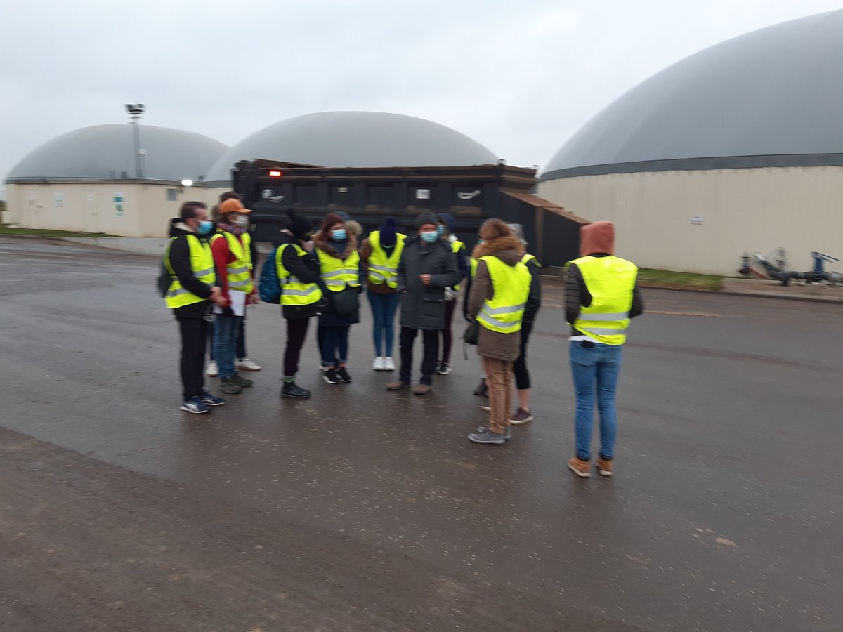 OuilemKarim's tweet photo. Visite de l'unité #méthanisation agricole BIOENERGIE Ormoy la Rivière. Une belle visite malgré le ❄ en compagnie d'élus de la CC PIF, d'étudiants des Ponts #ParisTech, du cabinet #Wavestone et de la startup #NeoFarm. Accueil et visite par M Imbault.
#méthanisation et #gazvert.😀 https://t.co/5FhRqyZ1Zn