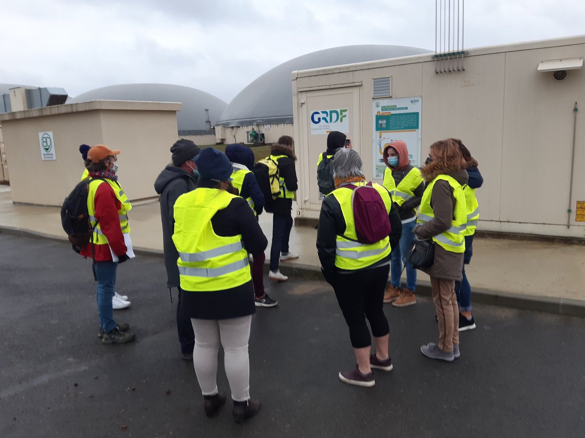 OuilemKarim's tweet photo. Visite de l'unité #méthanisation agricole BIOENERGIE Ormoy la Rivière. Une belle visite malgré le ❄ en compagnie d'élus de la CC PIF, d'étudiants des Ponts #ParisTech, du cabinet #Wavestone et de la startup #NeoFarm. Accueil et visite par M Imbault.
#méthanisation et #gazvert.😀 https://t.co/5FhRqyZ1Zn