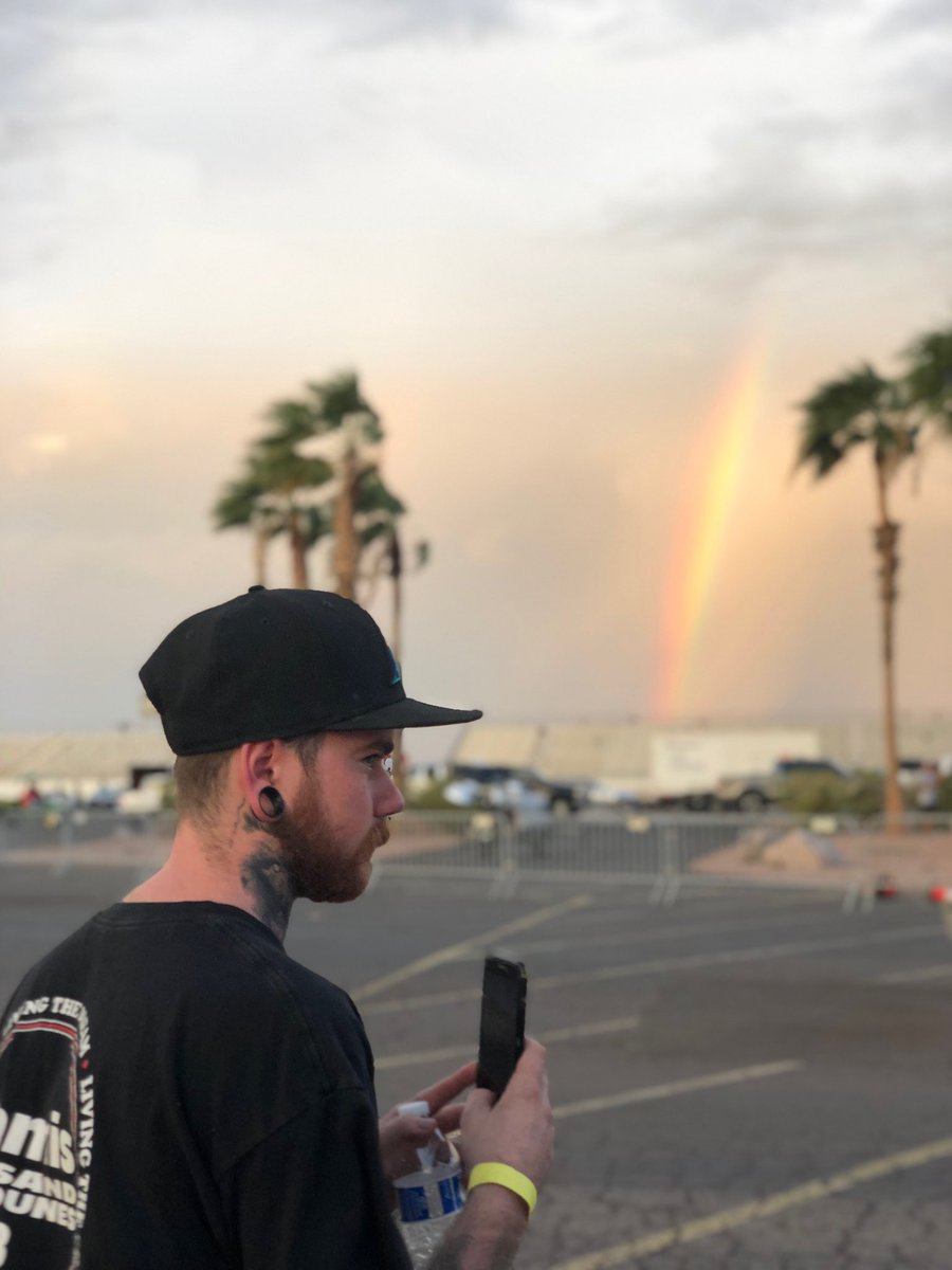 mobandrew's tweet photo. @dundiddave happy bday king https://t.co/wwPS7YQlxR