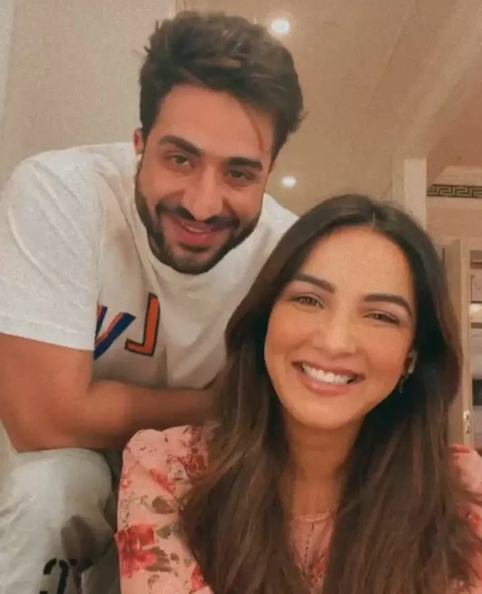 Mashal21s's tweet photo. 𝙈𝙚𝙧𝙞 𝙮𝙚 𝙗𝙚𝙬𝙖𝙟𝙖𝙝 𝙝𝙖𝙨𝙣𝙚 𝙠𝙞 𝙩𝙪 𝙬𝙖𝙟𝙖𝙝 𝙝𝙖𝙞 ✨❤🧿

@AlyGoni @jasminbhasin #JasLy ❤ 
#AlyGoni #JasminBhasin 
#TKwrites https://t.co/W8pnSV2XZ3