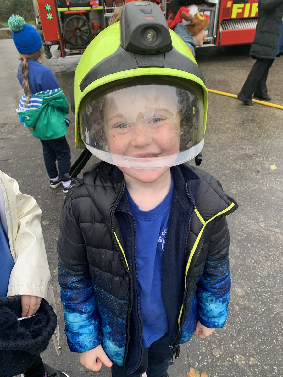 stcolumbmajorac's tweet photo. Today Year 2 visited the fire station. With the help of the amazing firefighters we recreated the Great Fire of London, burning the models we made in DT. It was a fantastic experience and the children even got to use the hoses to put the fires out! @StColumbCFRS @KLacademytrust https://t.co/falxzYUiot