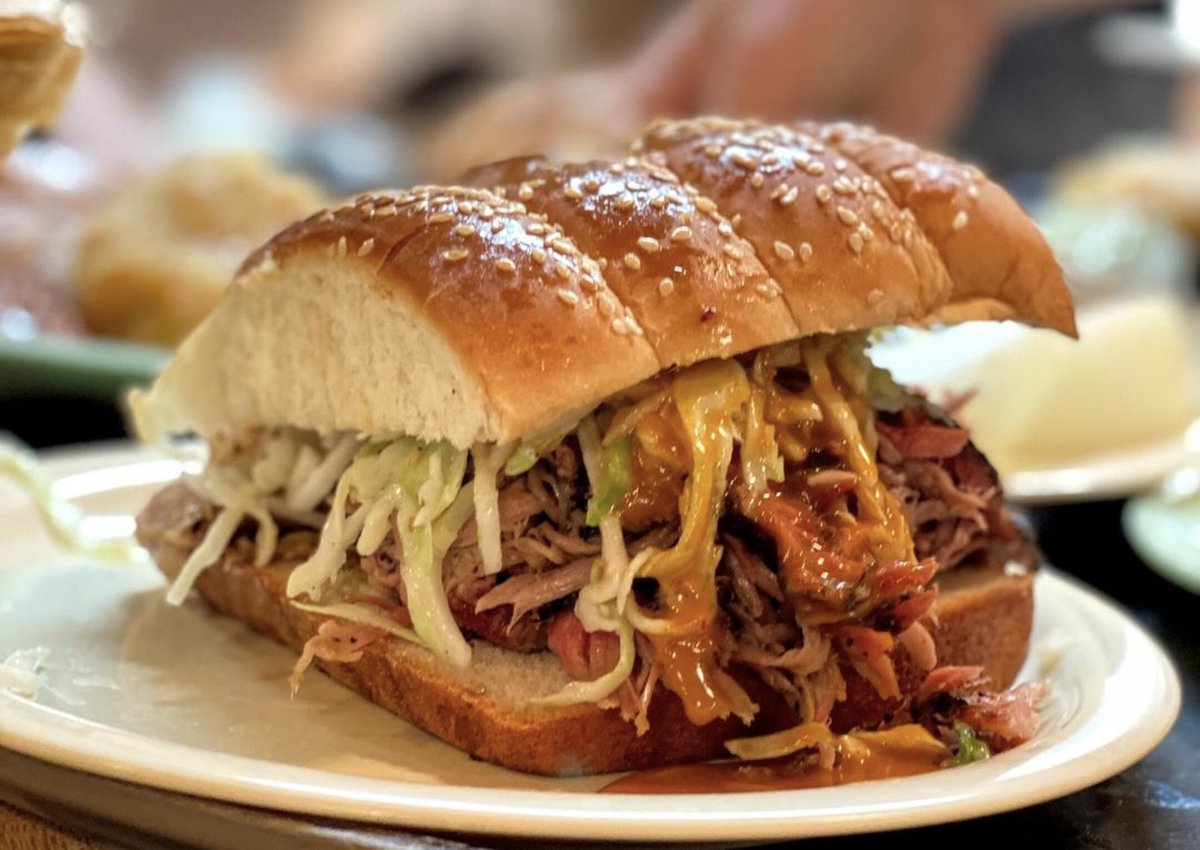 _we_love_food's tweet photo. Mouthwatering sandwich for lunch 🤤 

📸 @SaltLickBBQ | #BBQ https://t.co/Z4iyZgXMcx