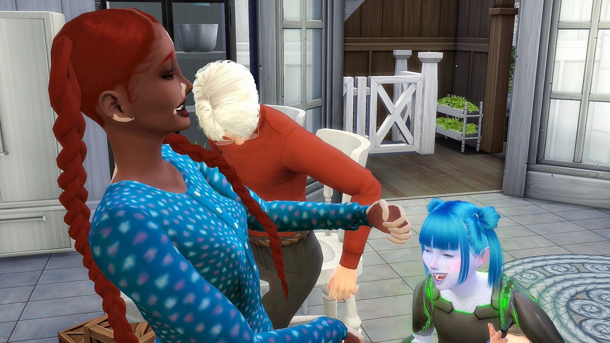 SimsLolo's tweet photo. Venus has some issues with showing her alien form but admires Moira who never once was ashamed to be herself, even when all her joking and pranking around wasn't well received.
She hopes to be just like her growing up 😭❤️ https://t.co/MEl3ZODzAB