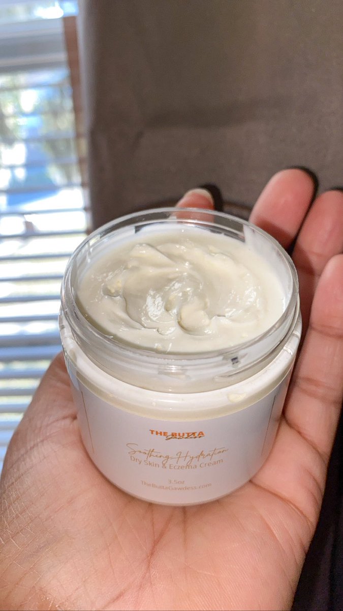 DivineGawdess's tweet image. Like.. Do y’all see this⁉️ I kept this one for me and my son 😭 But babyyyy. These textures are everything! And the fragranced butters are amazing! Ever since I tweaked the recipe they are doing what they’re supposed to do even more! 🤩

TheButtaGawdess.com 🛍