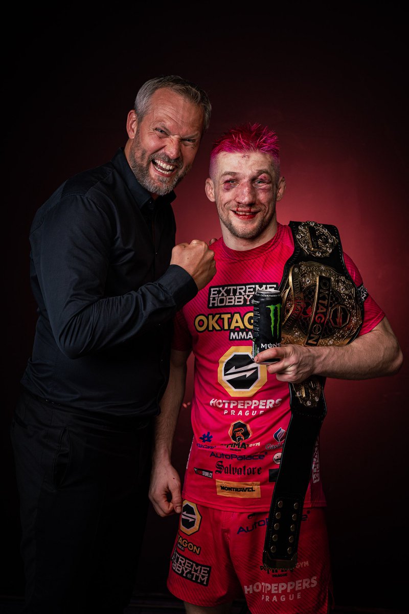 OktagonOfficial's tweet photo. WOULD YOU LIKE TO WIN 2 PPV FOR OKTAGON 29? 😏

JUST FOLLOW THESE 2 STEPS: 
 🔘 Follow this profile 💪
 🔘 Retweet this ♻️
 🔘 Write in what round and who will win the title fight Kozma vs. Velickovic ⚔️

We will tag the winner and send PPV on Friday 8 p.m.🗓

#OKTAGON29 https://t.co/jOBCbtSsbU