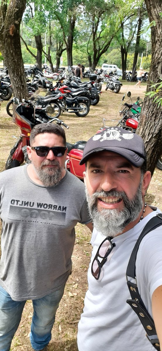 rickidelagente's tweet photo. Feliz Vuelta al sol querido Amigo @soyelarreglador 🏍🥂🎂✌que siempre haya motivos para brindar, buena vida!!! https://t.co/KBbBLZiWGf