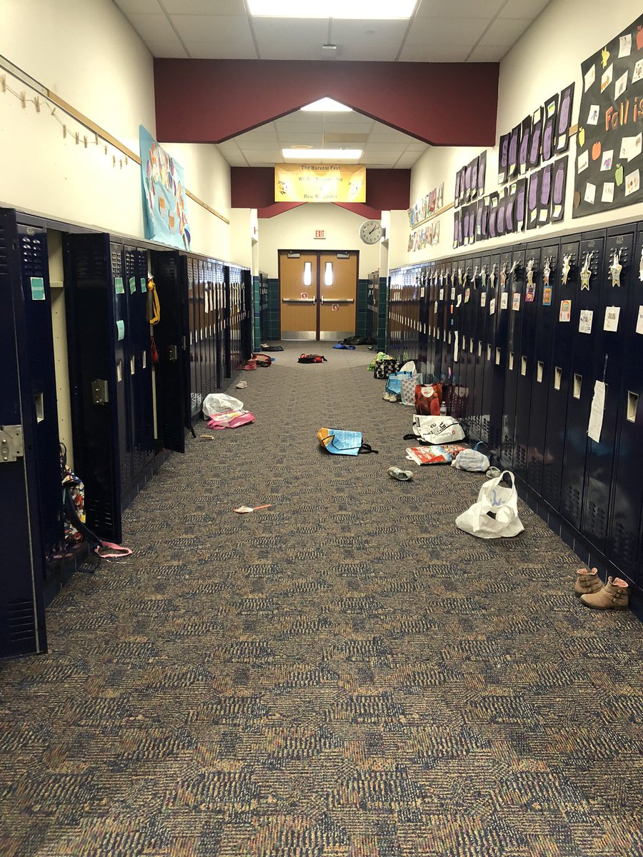 amayer_teach's tweet photo. And the season of “winter gear” has begun. #kindergarten #mittensLAST #snowpantsTHENcoat https://t.co/gw3cCb9nQ0