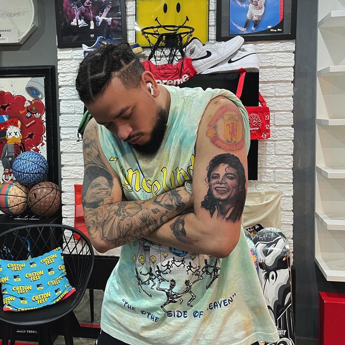 akaworldwide's tweet photo. Original MJ &amp; my favourite MJ ✨ … a lot can happen in a lifetime https://t.co/yRtybftnyo