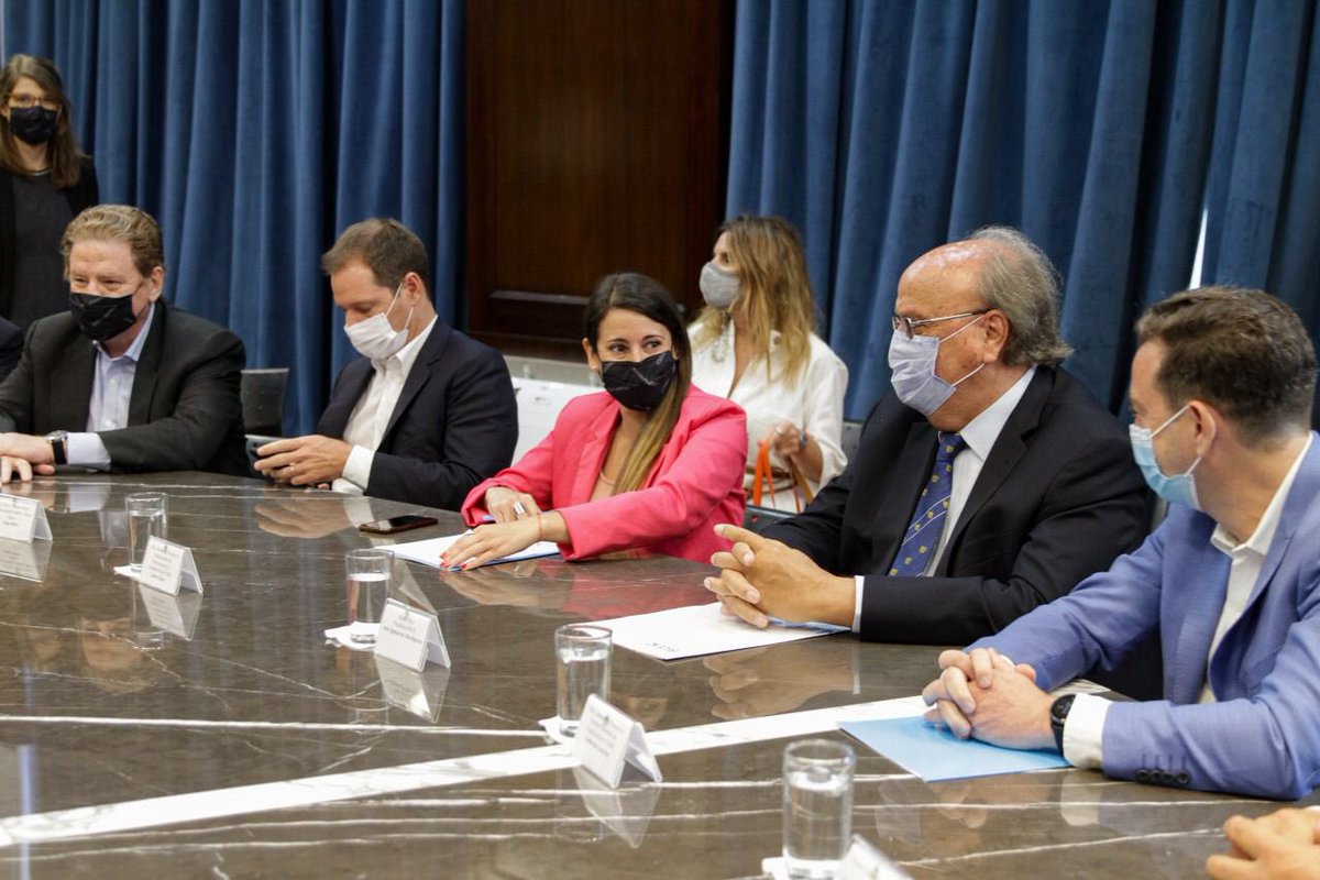 GuilleMerediz's tweet photo. Más financiamiento para la reactivación productiva✅

Con @alaleasing lanzamos la Línea de Fondeo para Entidades Financieras y Empresas del sector, con la participación de los principales bancos del país.

Seguimos promoviendo la inclusión financiera de las #PyMEsArgentinas🏭 https://t.co/Jv2WJKzcdM