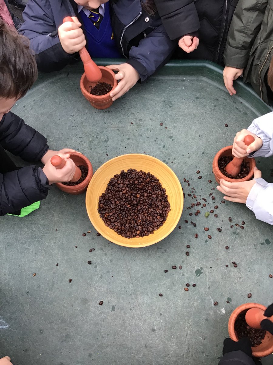 DeltaGreengates's tweet photo. #ReceptionGG were learning all about ee in their @ELSKST phonics lesson today. We played a bee game with our HRS words, added green leaves to the tree, explored coffee beans and even decorated some christmas trees with loose parts. #TeamGGreading #TeamGGPhonics #EYFS https://t.co/TFWInisqEf