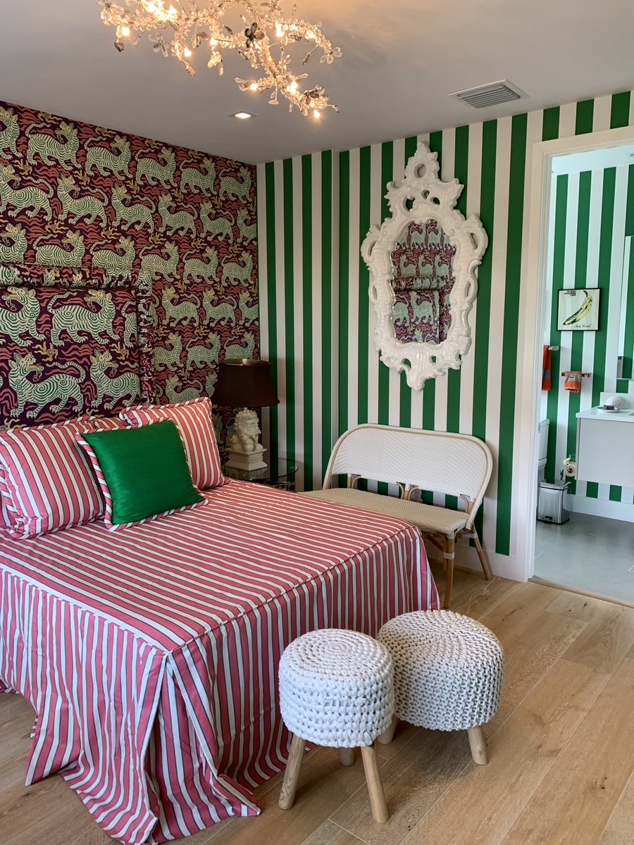 Novoa_Interiors's tweet photo. Design schemes for vacation homes tend to be pretty simple. Afterall, they’re meant to be places that offer a reprieve from life’s daily stressors. But I went the other direction with ours and made sure each room has its own distinct personality. https://t.co/lbqCWazwym https://t.co/EXtCr0CHHU