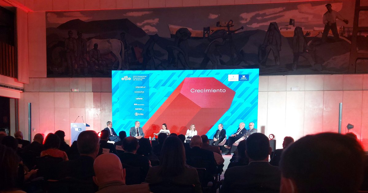 parrondo_rob's tweet photo. @ceeiasturias asintiendo a los XXIX Encuentros Empresariales de Asturias @idepasturias. #crecimiento #internacionalización #innovación #capitalhumano claves para las empresas #middlemarket asturianas @aleasturgroup #gondan @Cafento #Samoa @satec_es #zitron https://t.co/81l2bSWCHb