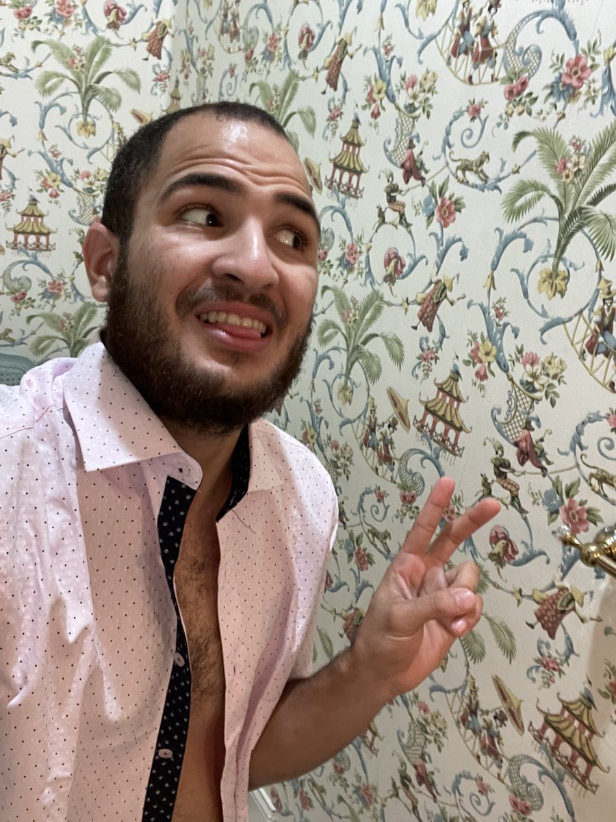 KingRichard218's tweet photo. Just a few pics of my thanksgiving outfit!! I know it’s late but 🤷🏽‍♂️🤷🏽‍♂️!!
#HappyThanksgiving #thanksgivingoutfit #late #cutetho https://t.co/gAU5KoQ1v1