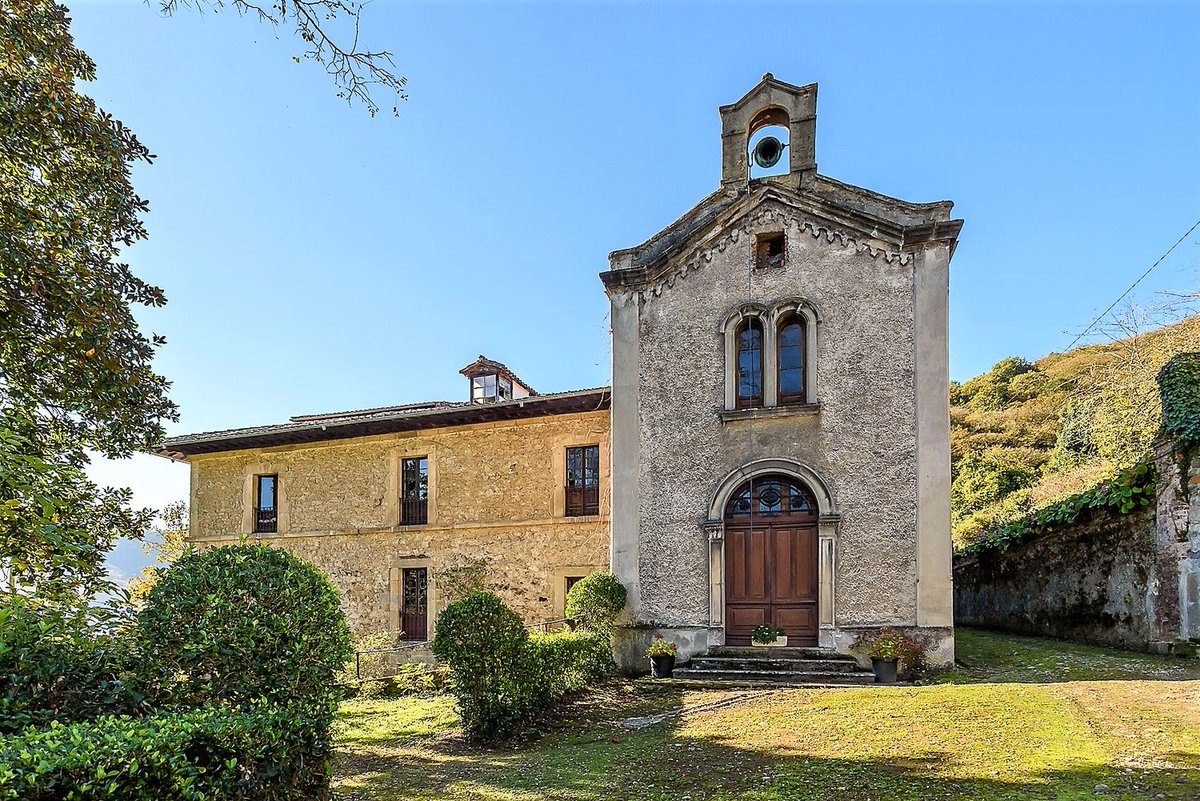 RusticasS's tweet image. A la #venta un #Palacio con siglos de historia en el #valledelnalon. A 30 km. de la #costaasturiana: bit.ly/3pbjzal