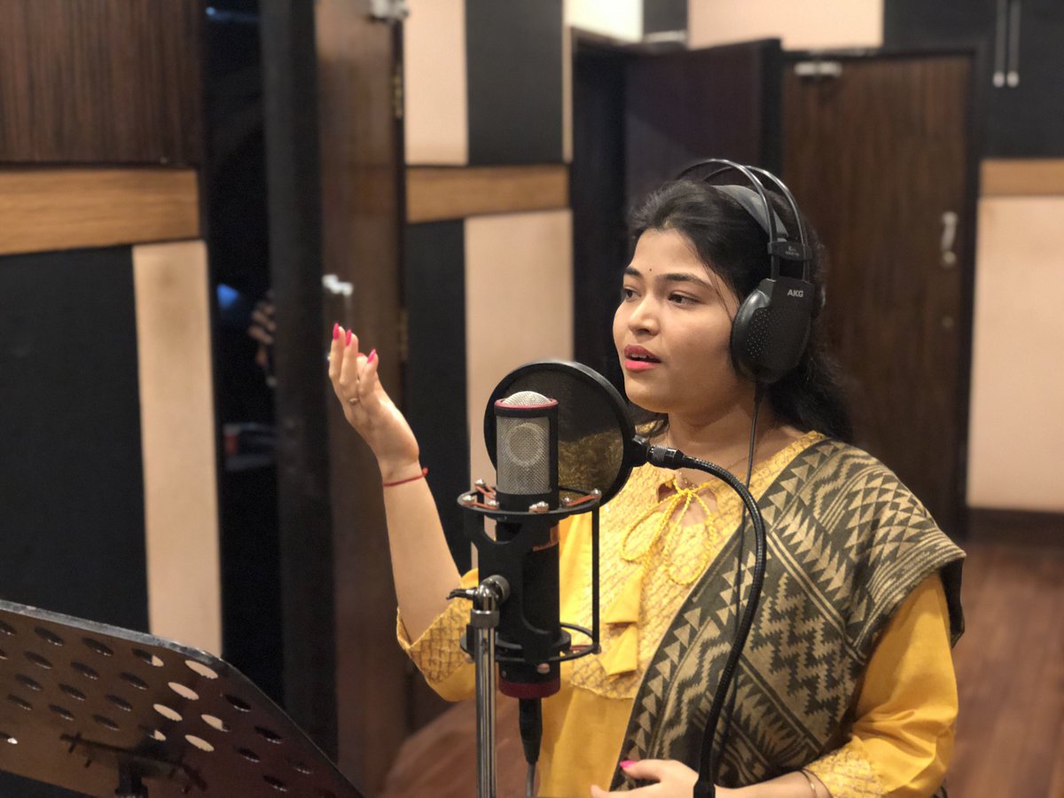 mad4raaga's tweet photo. #NewSongAlert
#anolchatterjee 
Spent a truly musical day. Me and Madhuja recorded two beautiful compositions of Shri Uday Bandyopadhyay. Later Swarnali Roy Chowdhury, recorded one of my compositions. Recorded by Sri Goutam Basu at Studio Vibrations. Music Arrangement by  Bappa da https://t.co/Lkq8kPw9vi