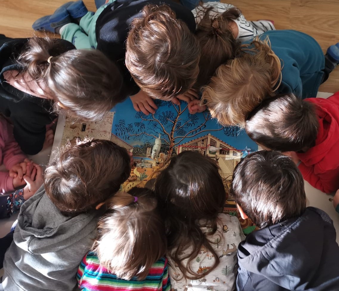 miqueldelpozo's tweet photo. Avui he fet la meva primera conferència "#MA140 per nens" amb alumnes de 3 i 4 anys de l'@EscolaAnnexa. Ha sigut extraordinari!
Us explico l'activitat per si ho voleu fer a casa o a l'escola :)
M I R E M M I R Ó
#miniFIL #MA140Kids 👇 https://t.co/6towZbGHBA