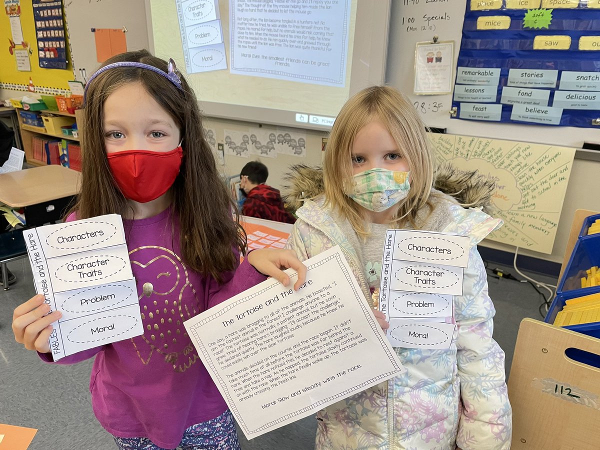 MrsNavGrade2's tweet photo. #2ndgrade is making flip books about Fables π #GenreStudy #ELA @Methacton @MethactonEA https://t.co/rH1lNxVOhi
