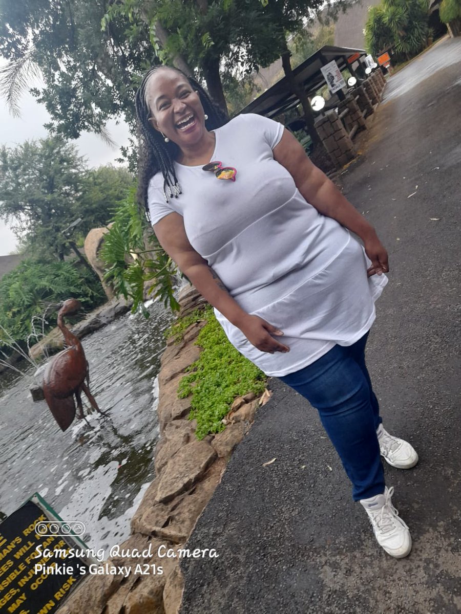 Theflyawayz's tweet photo. I got 99 problem but weight ain't one...
We still fat and happy this side of the equator...
40million zodwa
#faceoflachocolata
#misglitz
#fattiesnmonies
#plussize
#MandatoryVaccination https://t.co/hKZPuOSvH3
