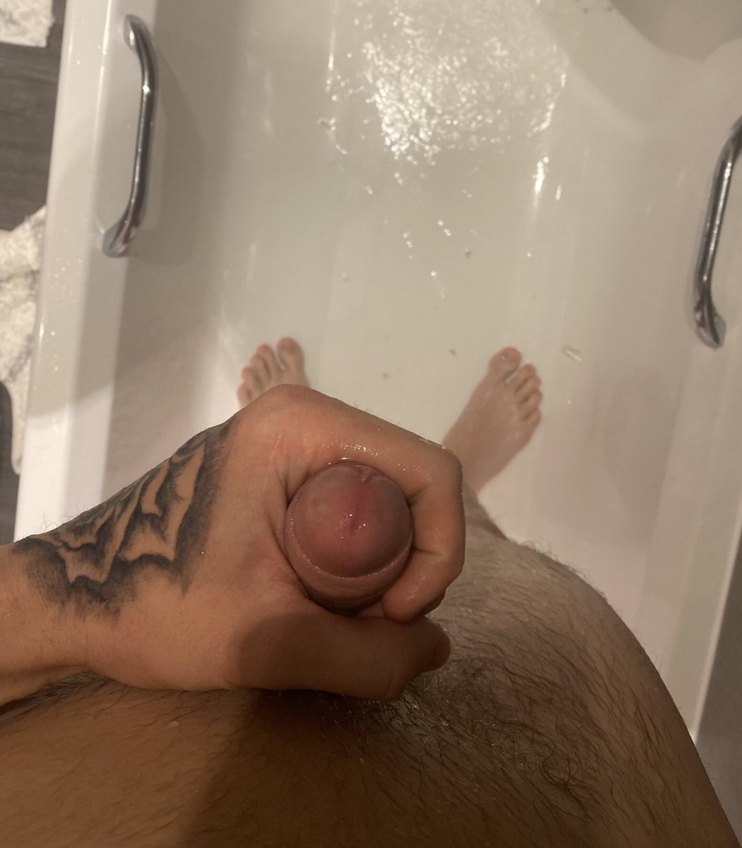jackd_x's tweet photo. Who’s joining me in the shower? 35% off my only fans right now who’s joining me 😜🍆💦 https://t.co/PiL1uZpxvG