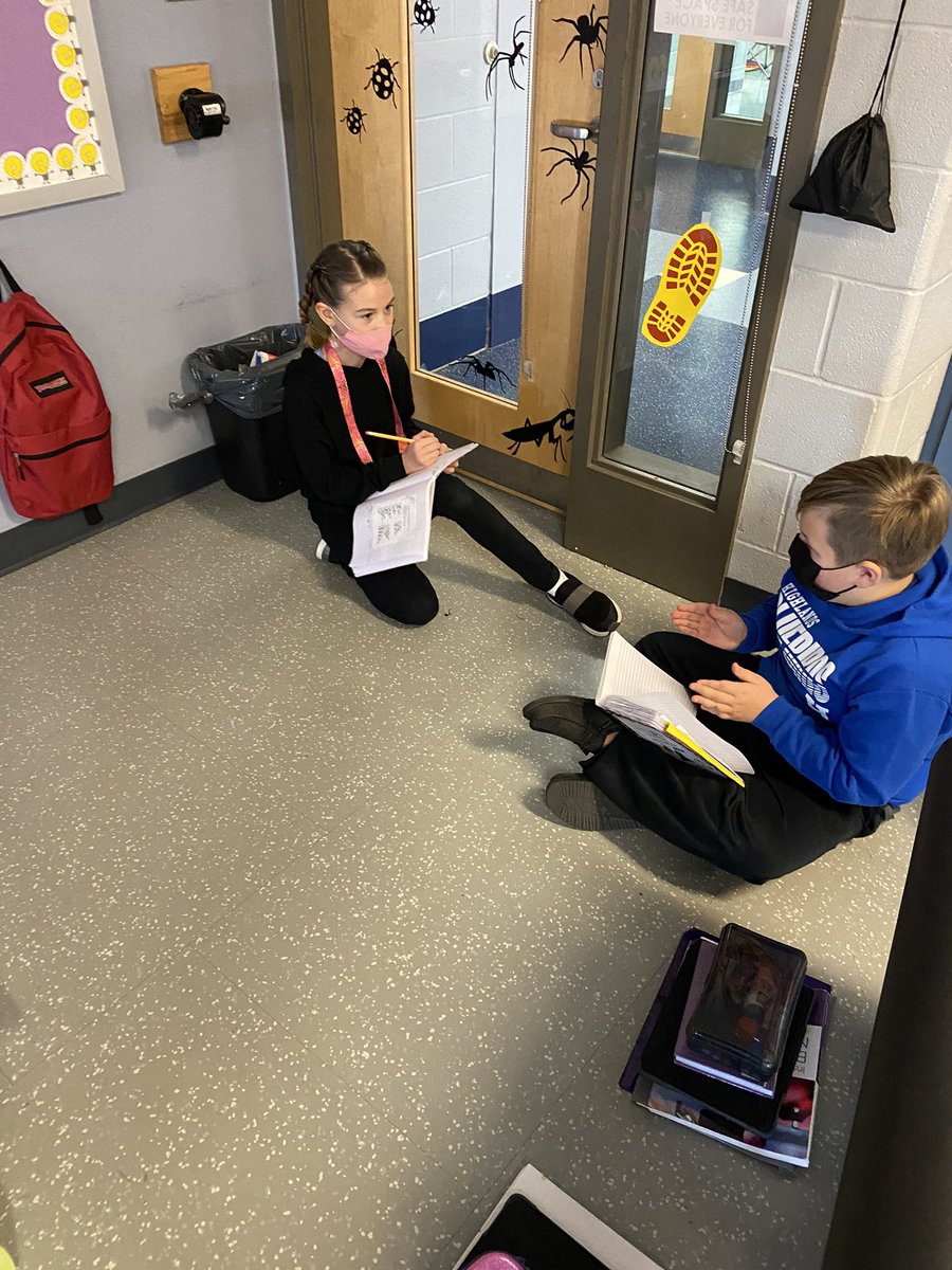 WaymeyerFTWES's tweet photo. Secret agents @FTWoodfillES  scanned their fingerprints, got their Id badges, and learned about Morse code. Then practiced sending coded messages to their partners #curiouscriticalthinkers #creativeproblemsolvers https://t.co/V2KeLneBNw