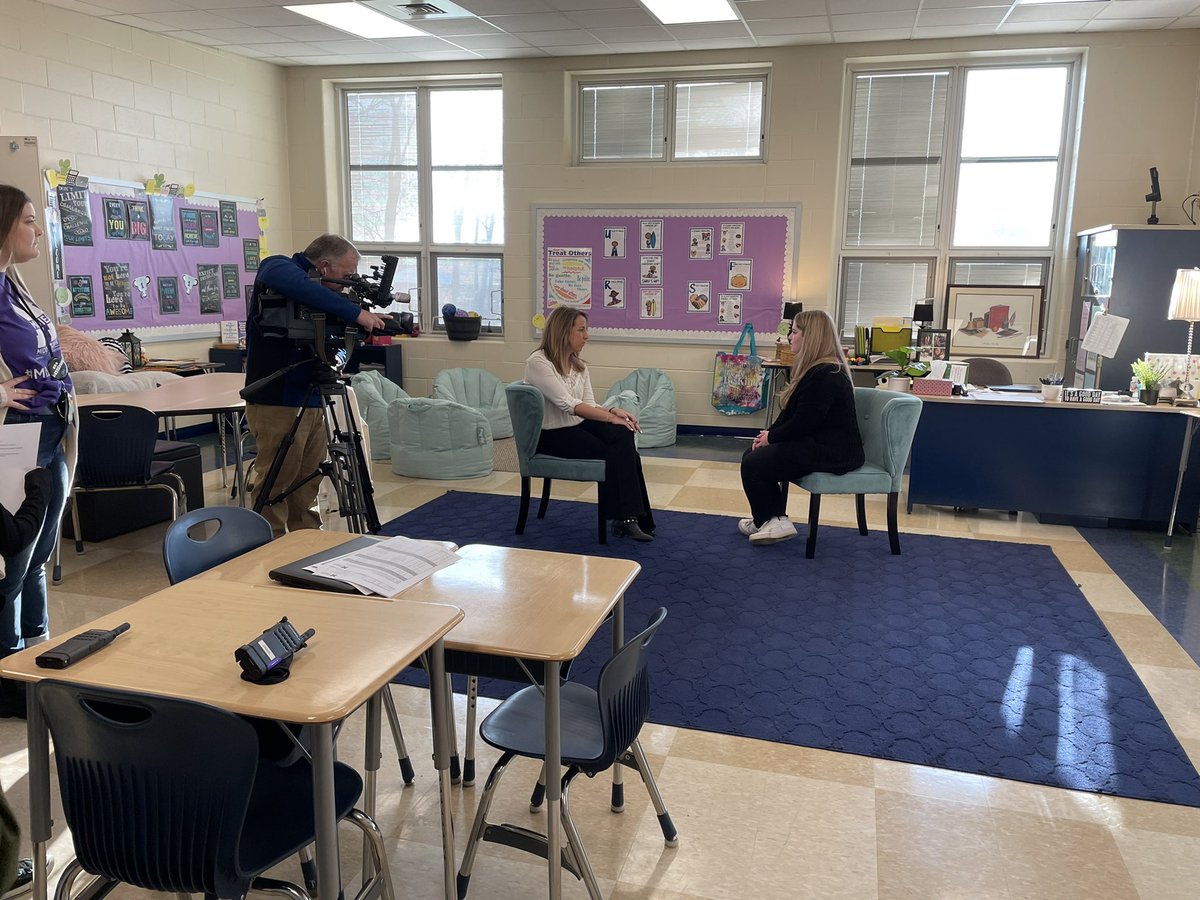 MiddletownOH's tweet photo. Airing tonight at 5 and again at 6, tune into @WLWT to hear from some Creekview 4th graders and their teachers! Get inspired this @GivingTuesday 💜 https://t.co/AoROVV9HeU