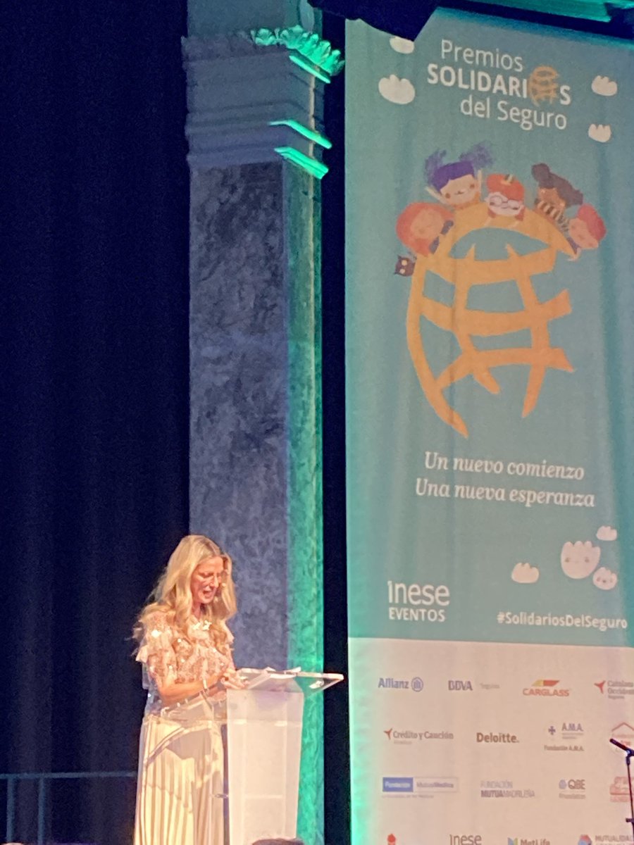 soniqueterm's tweet photo. Un año más con @Allianz_es en los Premios Solidarios del Seguro 💙 #SolidariosDelSeguro #inese https://t.co/pHbX9NBbOz