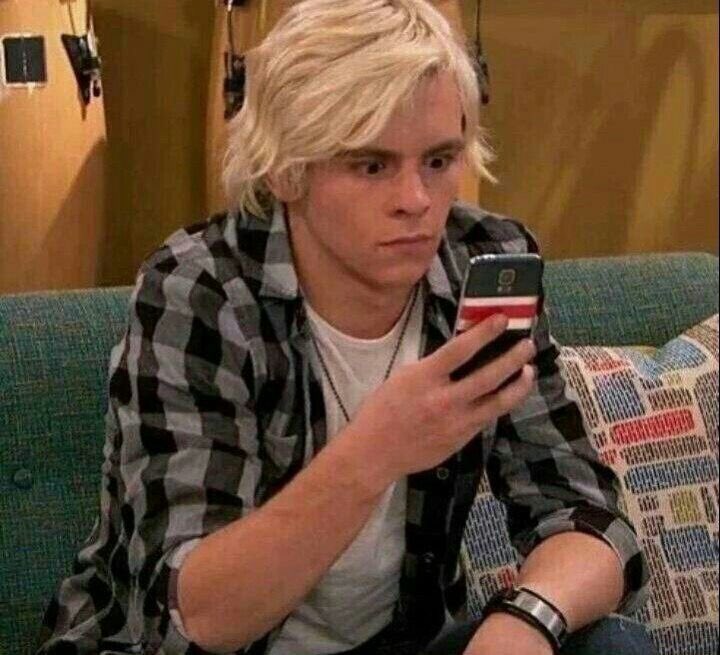fakevodkabetch's tweet photo. 5sos Show                      NUOVA 
questo venerdì         CANZONE DEI
                                   5SOS QUESTO
                                        VENERDÌ https://t.co/R49FWAR1sz