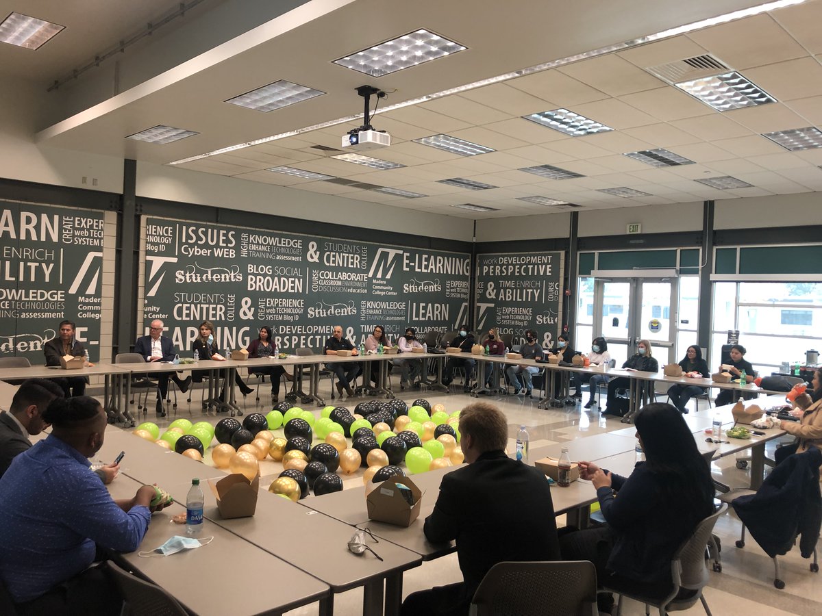 CalCommColleges's tweet photo. Last week Chancellor @EloyOakley & Deputy Chancellor @daisygonzales visited @MaderaCCC on the #StudentCenteredListeningTour, where they met with students to hear about their successes & challenges & discuss the #VisionForSuccess.
#ICanGoToCollege
#TrueCostofSuccess https://t.co/fIxaEWzMCV